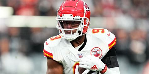 Chiefs signing WR JuJu Smith.